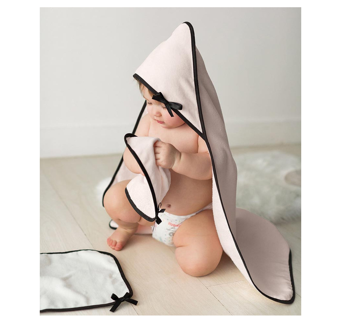 Hooded Towel with Bow
