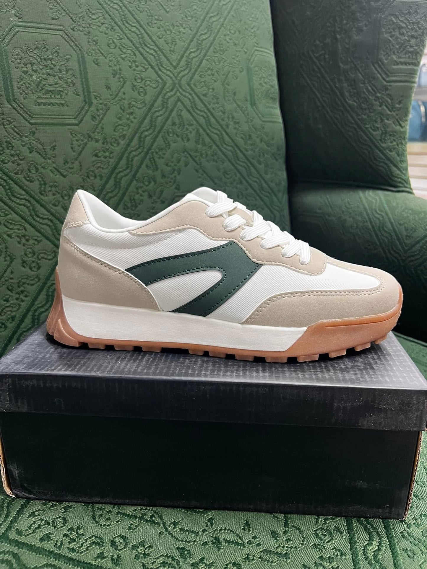 La Sheelah Lace-up Sneaker