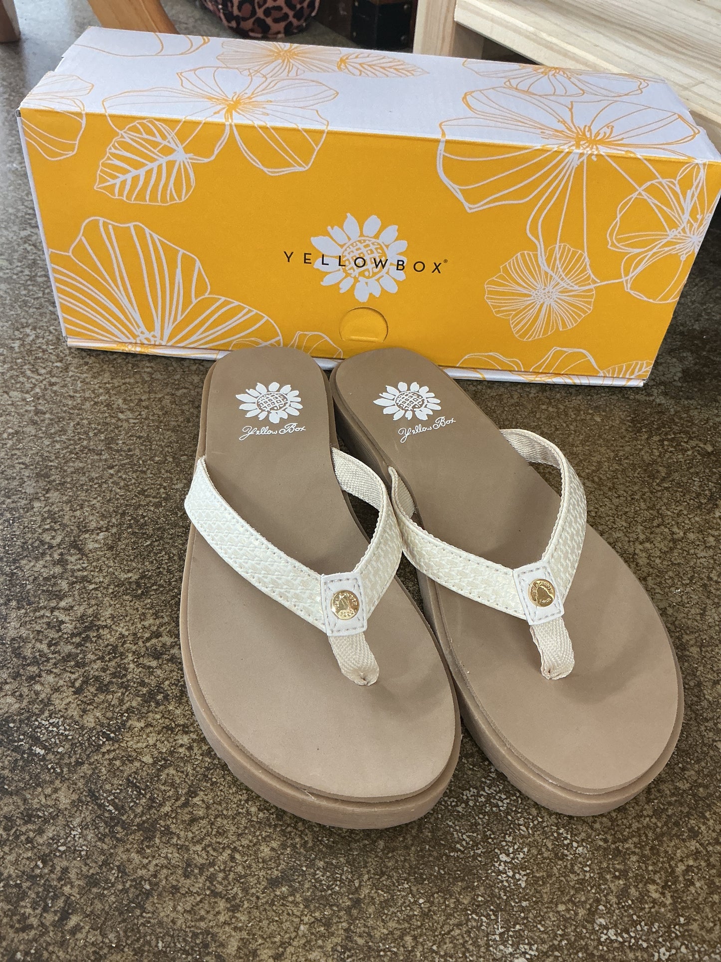 Farrie Ivory FlipFlops