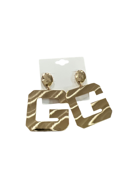 Gold plate “G” earrings