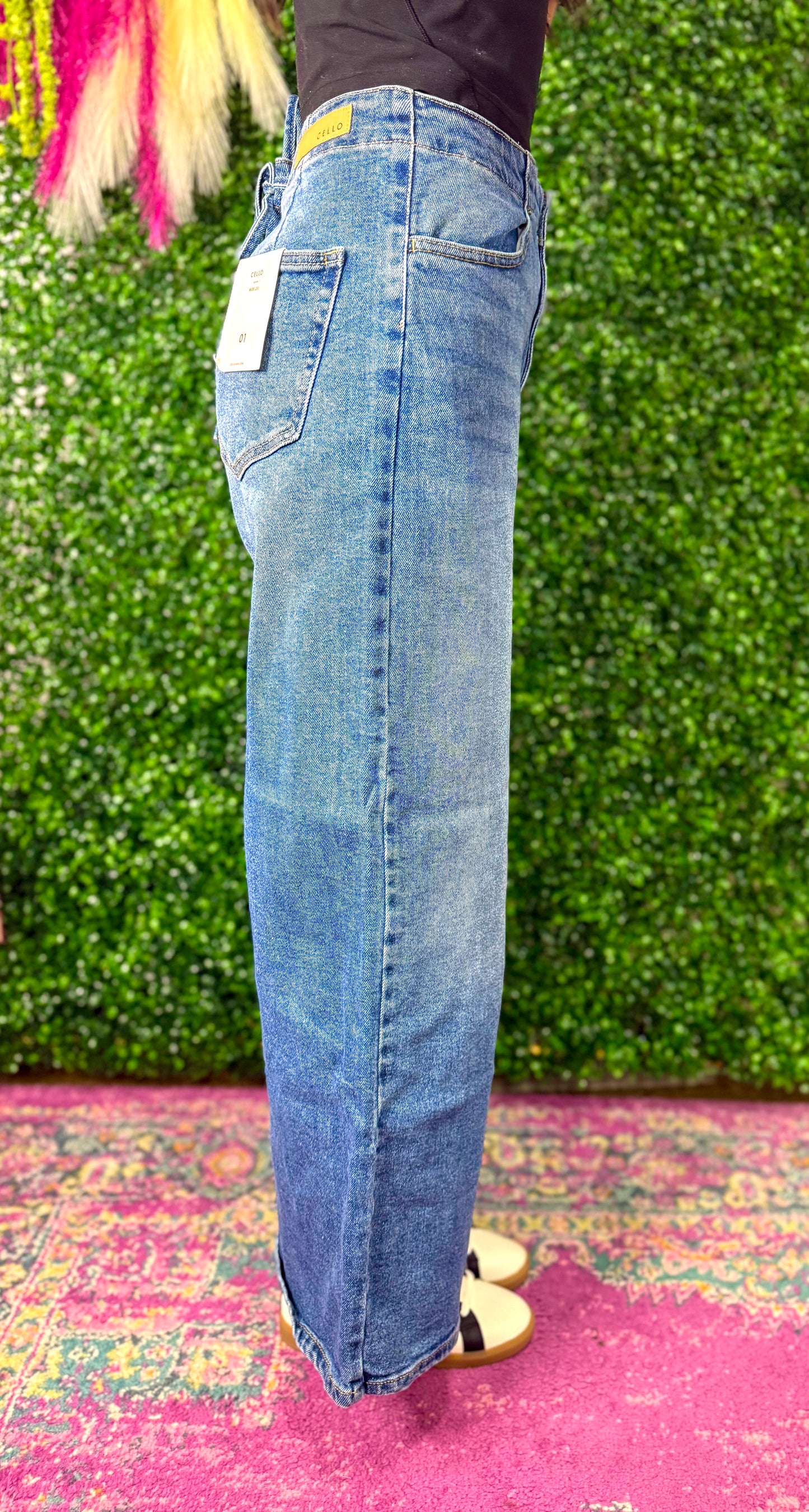 Backyard bow Jeans