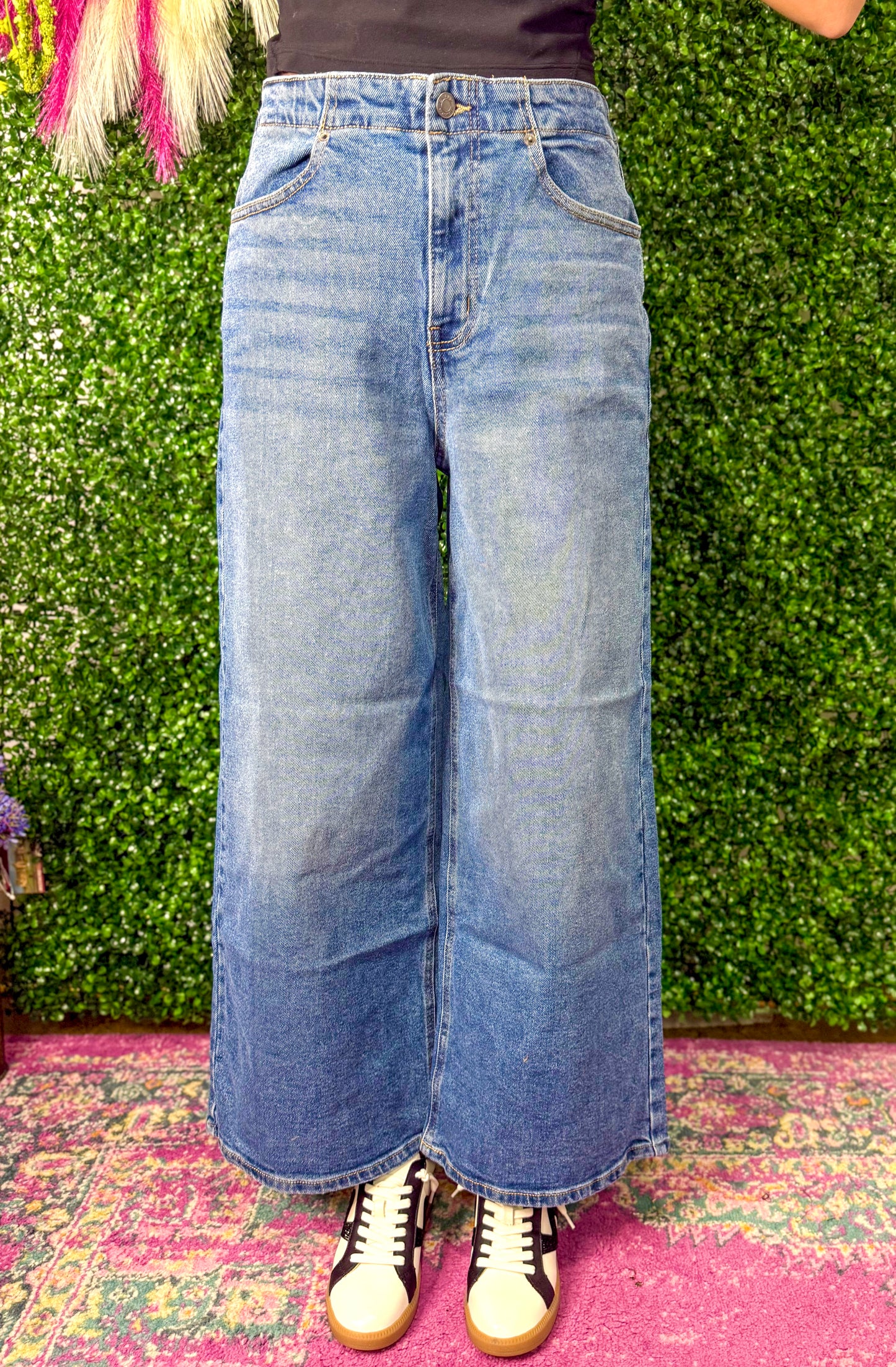 Backyard bow Jeans