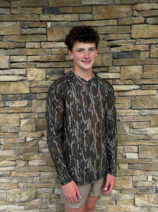 3 Button Henley Mossy Oak Bottomland Camo