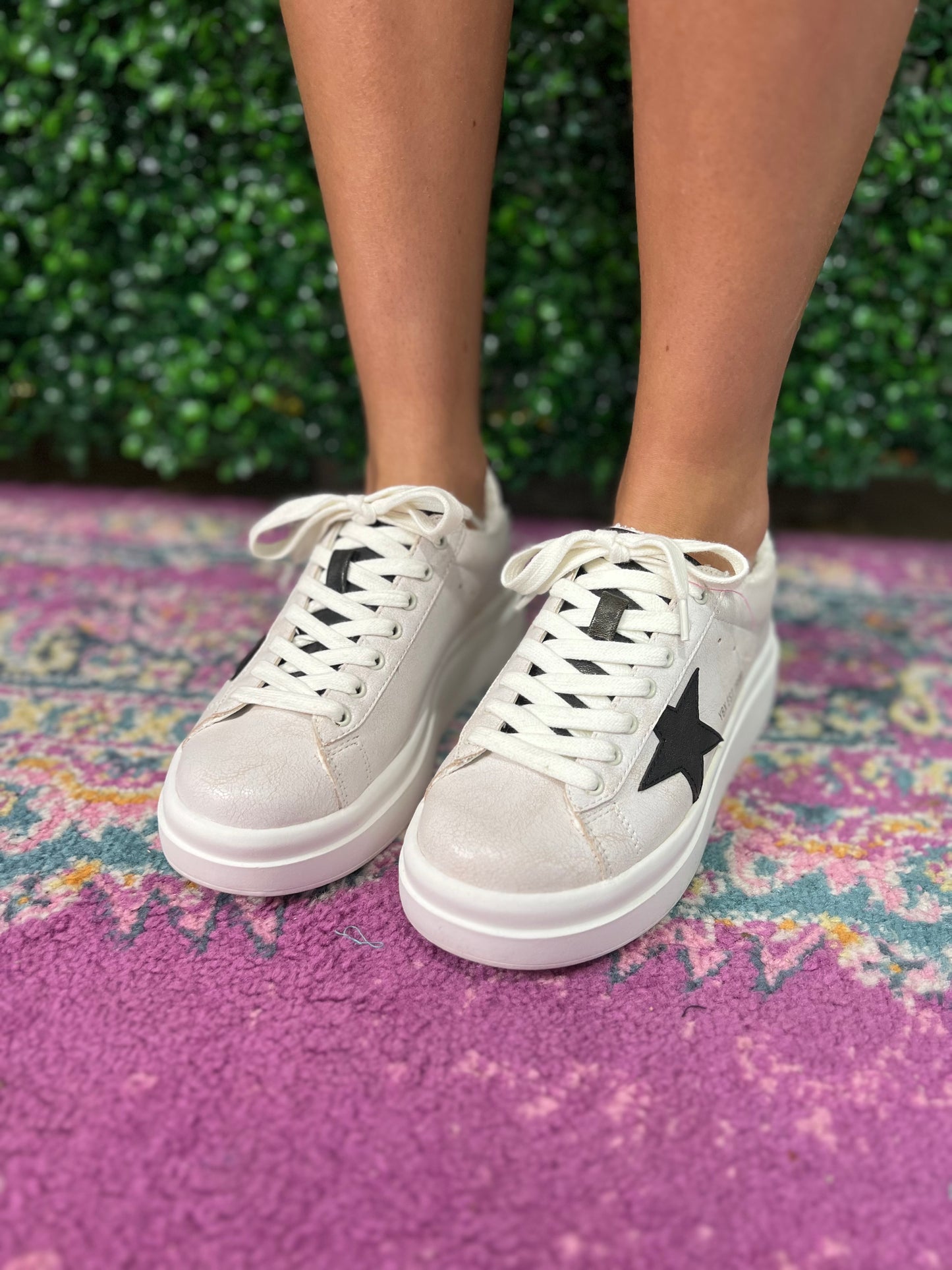 Daisy Daze Sneakers